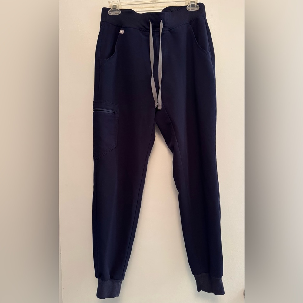 Figs Zamora Jogger Scrub Pants, Color Navy Blue 
size S